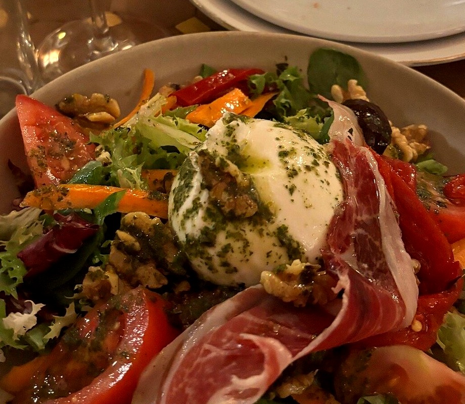 Burrata con jamón ibérico